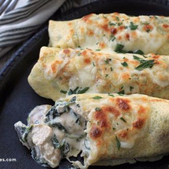 Spinach Chicken Crepes Recipe - Everyday Dishes Crepes Savory, Dinner Crepes, Crepe Recipe Savory, Mushroom Crepe, Chicken Crepes, Tartiflette Recipe, Crepe Recipe, Crepes Recipe, Crepes And Waffles