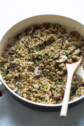 Barley Recipe Healthy, Barley Pilaf, Mushroom Barley, How To Cook Barley, Barley Recipe, Mushrooms And Onions, Vegetarian Sides, Grain Foods, Mushroom Recipes