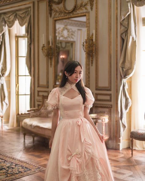 once upon a dream 🎻✨ #princessaesthetic #regencyromance #romanticism #vintagefashion #vintagestyle #princesscore #princesscoreaesthetic #romanticizeyourlife #romanticdress #femininefashion #royalcore #royalcoreaesthetic #marieantoinette #rococo Modern Rococo Aesthetic Outfit, Modern Rococo Aesthetic, Royal Core Aesthetic, Modern Rococo, Princesscore Aesthetic, Rococo Aesthetic, Singer Aesthetic, Sweet 17, Once Upon A Dream