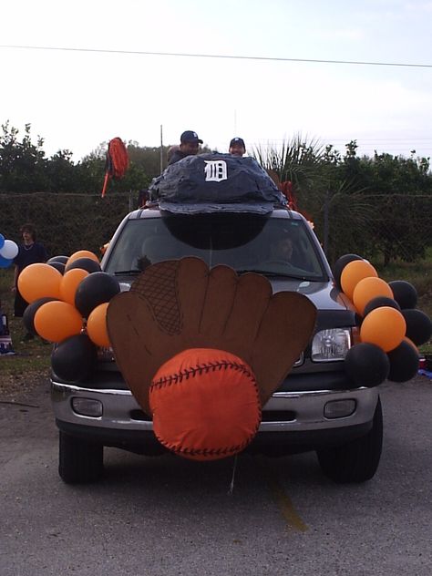 T-ball parade truck decorations Softball Parade Ideas, Baseball Parade Truck Ideas, Truck Parade Decorations Ideas, Softball Floats Parade Ideas, Parade Truck Decorations, Baseball Float Ideas Parade, Truck Decorations For Parade, Baseball Parade Float, Parade Float Ideas Baseball