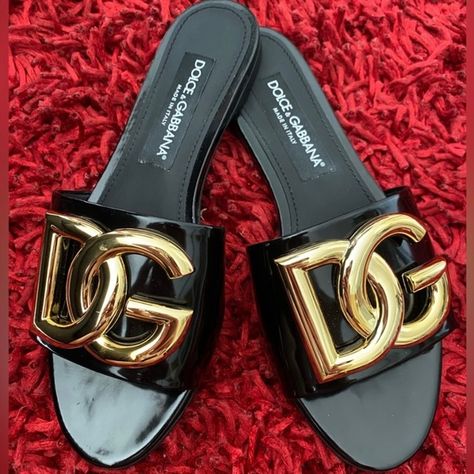 Dolce & Gabbana Black Slides With gold Dolce Gabbana Shoes, Black Slides, Dress Up Outfits, Slides, Dolce And Gabbana, Dress Up, Brand New, Gold, Closet