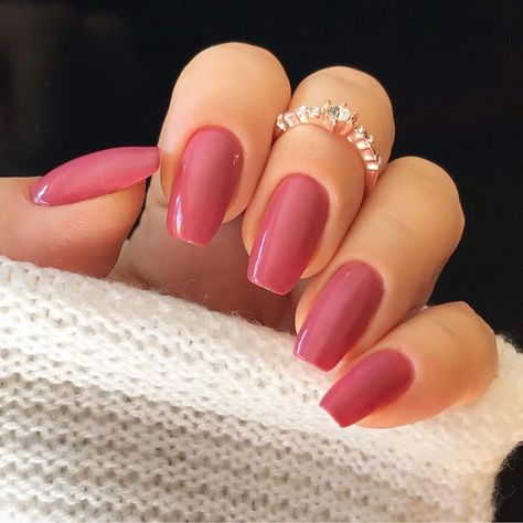 Berry Nails, Dark Pink Nails, Nail Shades, Subtle Nails, Vibrant Nails, Simple Acrylic Nails, Think Again, Manicure Y Pedicure, Classy Nails