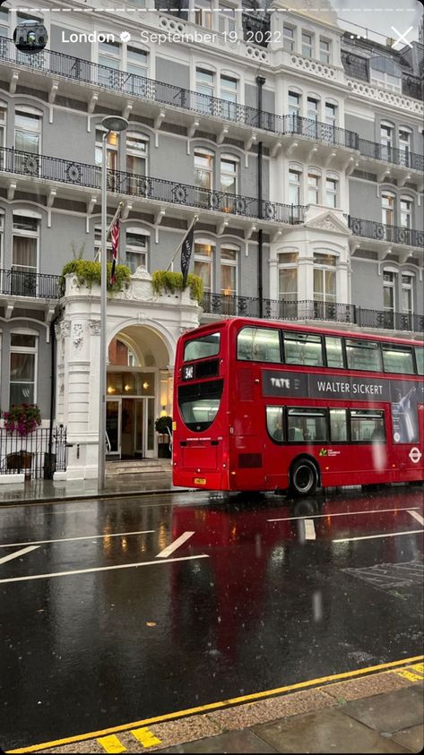 Inspo for Instagram Story - London life Red Bus Aesthetic, Inspo For Instagram, Bus Aesthetic, London Red Bus, University Abroad, London Weather, Aesthetic London, London Vibes, London Boy