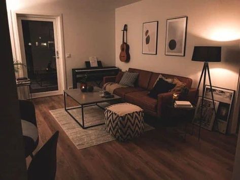 Mens Apartment Decor, Bachelor Pad Living Room, Ruangan Studio, Masculine Living Rooms, Guy Room, Condo Living Room, Living Room Setup, Apartment Living Room Design, College Apartment Decor