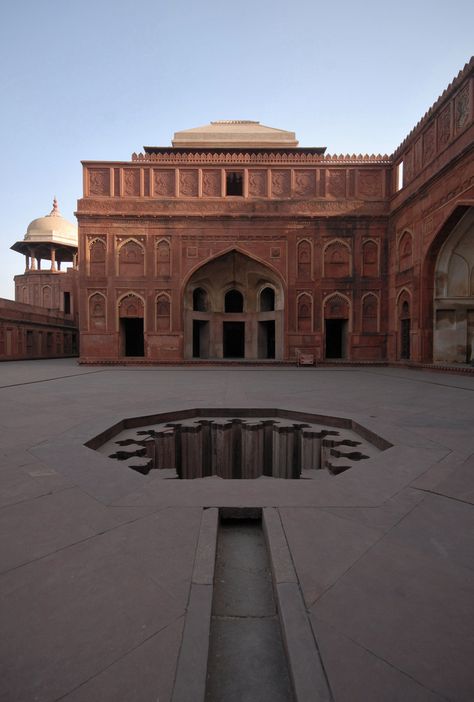 Red Fort Agra, Historical India, India Travel Places, India Architecture, Agra Fort, Amazing India, Mughal Architecture, Red Fort, India Photography