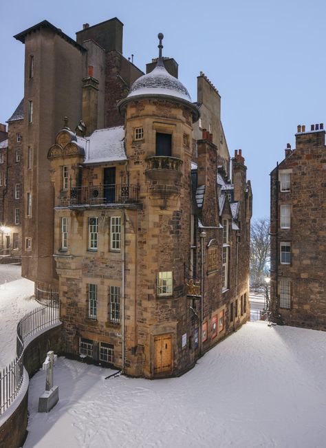 Edinburgh Castle Interior, Edinburgh Museum, The University Of Edinburgh, Edinburgh Buildings, Edinburgh University Library, Writers Museum Edinburgh, Edinburgh Scotland Old Town, Beautiful Mansion, Scotland Aesthetic