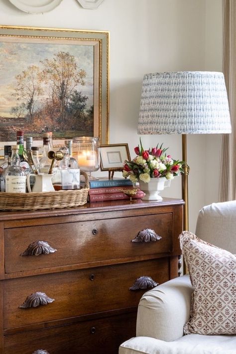 And All Shall Be Well on Tumblr Martha Stewart Aesthetic Home, Martha Stewart Home Aesthetic, Martha Stewart Aesthetic, Nancy Myers Homes, Nancy Meyers Aesthetic, Nancy Myers, Grocery Store Flowers, Collected Home, Traditional Eclectic