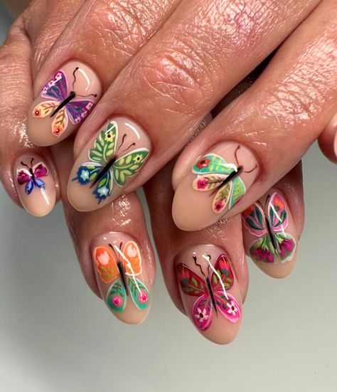 Short Fun Nails Art Designs, Nail Art With Dotting Tool Ideas, Butterfly Inspired Nails, Butterflies Nails Design, Insect Nail Art, Dna Nails, Granola Nails, Moth Nail Art, Complex Nail Art