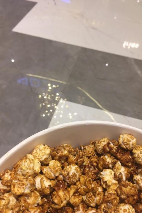 Caramel Popcorn Aesthetic, Corn Aesthetic, Popcorn Aesthetic, Carmel Popcorn, Sweet Popcorn, Strawberry Shortcake Characters, Movie Time, Caramel Corn, Caramel Popcorn