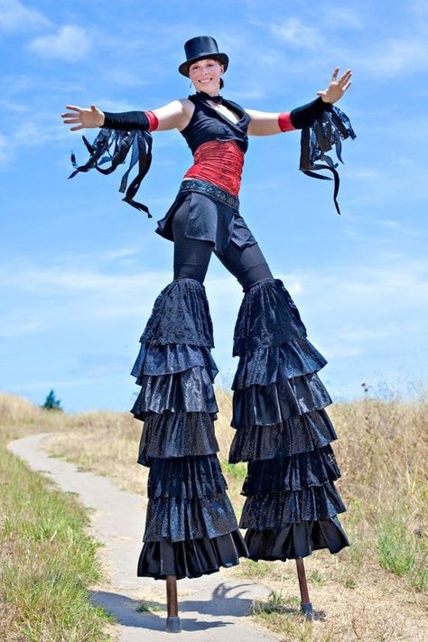 Stilt Costume, Stilt Walker, Aerial Costume, Circus Outfits, Belly Dancer Costumes, Art Outfit, Circus Costume, Dancers Outfit, Weird Fashion