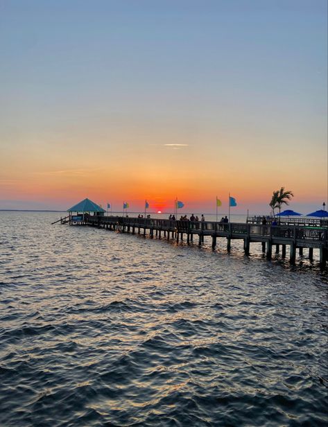 #outerbanks #obx #sunset #sunsetphotography #aesthetic Obx Sunset, Outer Banks Sunset, Outer Banks Aesthetic, Charleston Travel, Paradise On Earth, Summer Dream, Beach Aesthetic, Australia Travel, Beach Vibe