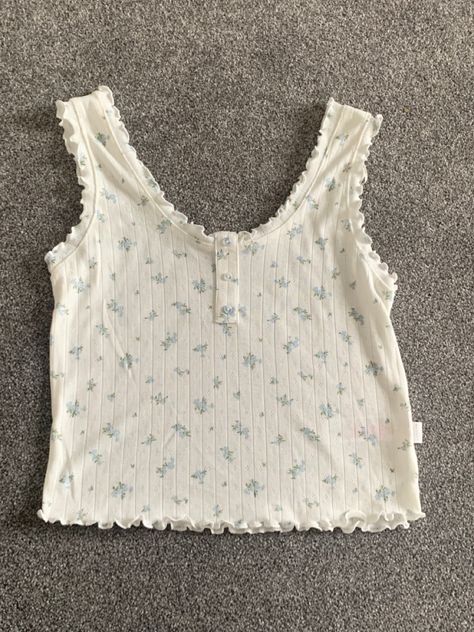 Coquette Camisole Sleep Tops, Summer Coquette Camisole Top, Coquette Cami Top, Summer Coquette Sleepwear With Built-in Bra, Spring Coquette Cami Top, Aesthetic Outfit Ideas, Baggy Pants, Cute Pajamas, Cute Comfy Outfits