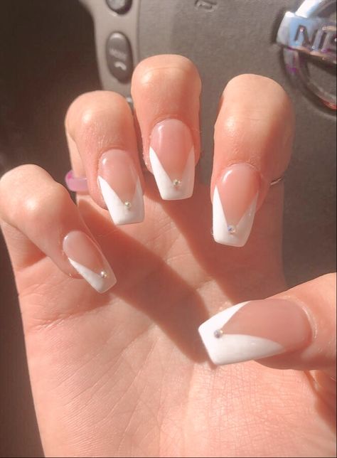 Line French Tip, V French Tip Nails, French Manicure White, V French Tip, Nail Inspo Gel, French Tip Coffin Nails, White Tip Acrylic Nails, French Tip Gel Nails, White Tip Nails