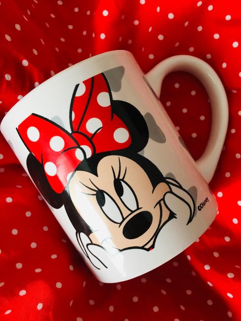 Drawing Books For Kids, Coloring Drawing, Drawing Books, Mickey Mouse Pictures, Disney Kitchen, Mug Press, My Hobby, My Pleasure, Cup Art