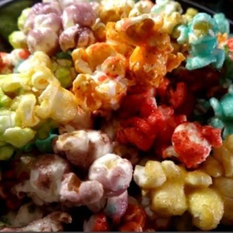 Rainbow Popcorn (Fruit Flavored Popcorn treat) Koolaid Popcorn, Specialty Popcorn, Easy Carmel, Jello Popcorn, Apple Popcorn, Rainbow Popcorn, Snack Mixes, Popcorn Treats, Popcorn Balls