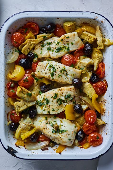 Mediterranean Style Baked Cod | Olive & Mango Cod Fish Recipes, Mediterranean Diet Recipes Dinners, Fish And Vegetables, Plats Healthy, Fish Dinner Recipes, Easy Mediterranean Diet Recipes, Cod Recipes, Fish Recipes Healthy, Fish Dinner