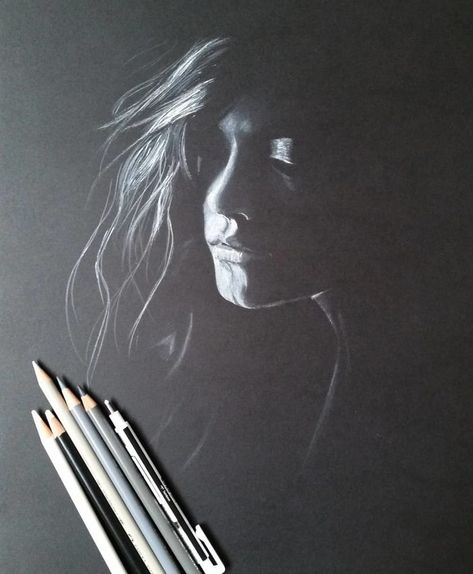 Art Emotions, Pencil Portrait Drawing, Black Paper Drawing, Art Charcoal, Black And White Art Drawing, Charcoal Art, Pastel Pencils, Paper Drawing, Pencil Portrait