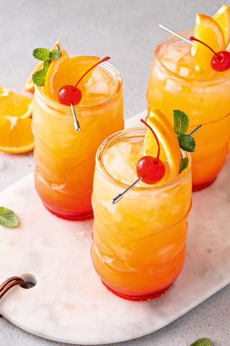 Liquid sunshine: everything you should know about Caribbean rum Mai Tai Cocktail Recipes, Mai Tai Cocktail, Mai Tai Recipe, Luau Party Food, Coctails Recipes, Fruity Drinks, Easy Parties, Exotic Food, Mai Tai