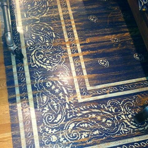 I've always loved the look of painted wood floors. I think I like them so much because when you happen upon one, it's unexpected, and per... Stencil Rug, Painted Wooden Floors, Vintage Tegel, Painted Wood Floors, Repurposed Art, Painted Floor, Stenciled Floor, Porch Flooring, Painted Rug