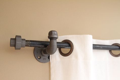 Pipe Curtain Rods, Hampshire House, Diy Curtain Rods, Bar Rail, Pipe Decor, Curtain Rails, Pipe Furniture, Casa Vintage, Black Pipe