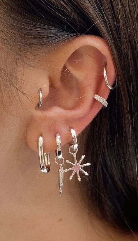 Piercing- Ear Piercing- Piercing Ideas. Women's Ear Piercing. Helix Piercing ear piercing ideas ear piercings aesthetic ear piercing aesthetics ear piercings chart ear piercing aesthetic ear piercings aesthetic grunge ear piercings ideas ear piercings inspo ear piercing ideas classy ear piercing chart Ear Pearcing Types, Piercings Aesthetic Grunge, Piercing Ideas Classy, Ear Piercing Ideas Classy, Ear Piercing Placement, Aesthetic Ear Piercings, Aesthetic Ear Piercing, Ear Piercing Aesthetic, Ear Piercings Aesthetic