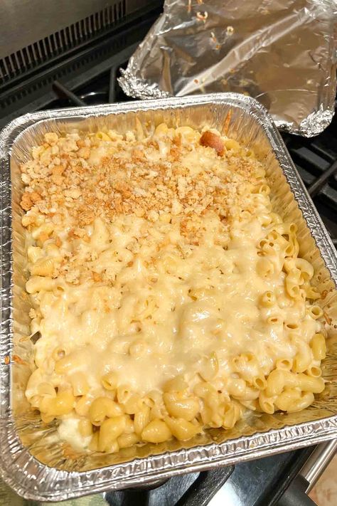 Mac And Cheese Recipe Mexican Mac And Cheese, Easy Mexican Recipes, Easy Mac And Cheese, Cheese Stuffed Shells, Party Tray, Croutons Homemade, Baked Mac N Cheese, Baked Macaroni, Cheese Tray