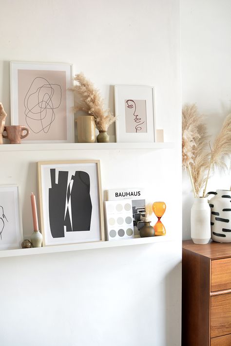 tips on styling a picture ledge Desenio Prints, Picture Shelves, Picture Ledge, Frame Shelf, Shelves In Bedroom, Shelf Styling, Interior Trend, Wall Deco, Shelf Decor