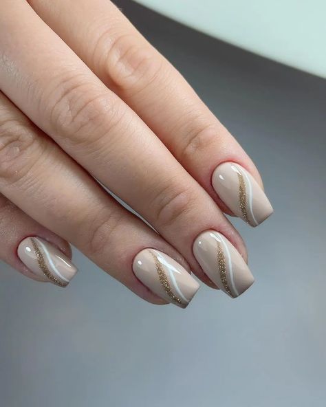 The Best Beige Nails to Inspire You Nail Beige Design, Cream Colored Nails With Design, Beige Nails Design Classy, Simple Beige Nails, Beige Christmas Nails, Nail Designs Beige, Cream Color Nails, Cream Colored Nails, Cream Nails Designs