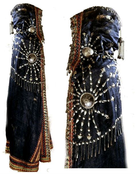 Wizard Cloak Aesthetic, Dnd Fashion Aesthetic, Wizard Fashion Aesthetic, Wizard Robes Aesthetic, Fantasy Wizard Aesthetic, Robes Reference, Lunarpunk Fashion, 19 Century Fashion, Wizardcore Aesthetic