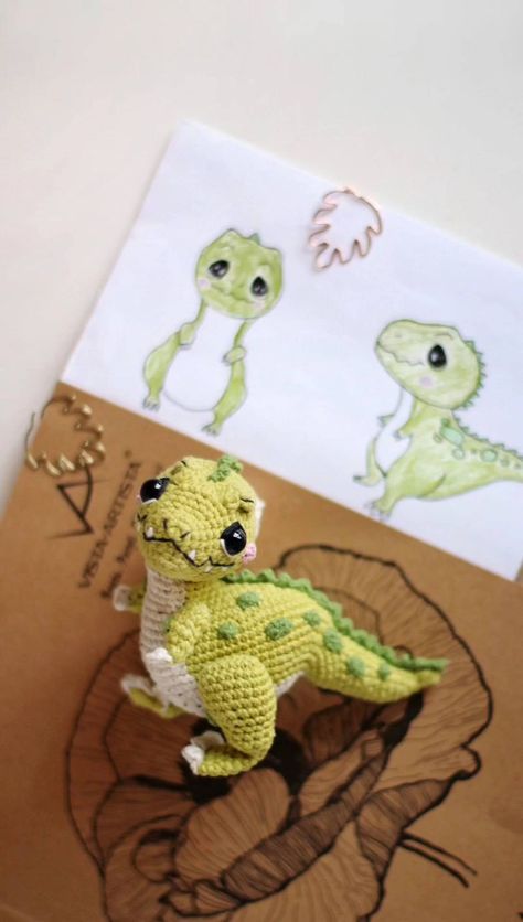 Crochet Pattern Dinosaur, Handmade Kids Toys, Toys Ideas, Crochet Dinosaur, Crochet Dragon, Dinosaur Pattern, Handmade Kids, Diy Crochet Projects, Crochet Toys Patterns