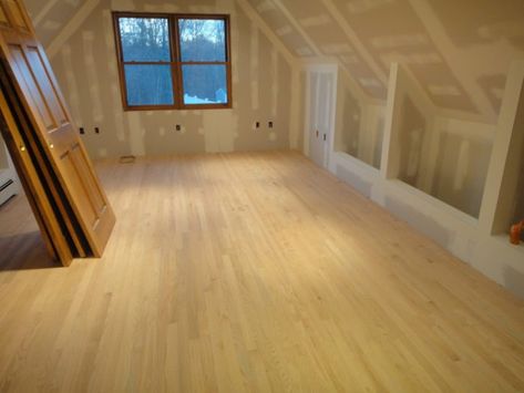 Room Above Garage, Garage To Living Space, Garage Attic, Attic Renovation Ideas, Finished Attic, Attic Closet, Attic Playroom, Small Attic, Attic Flooring