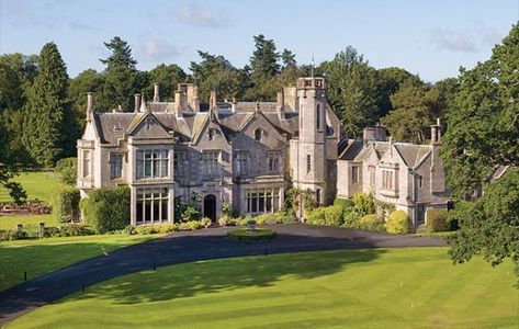 Pride & Prejudice, a party barn and a 22-bedroom country mansion: The 10 best properties for sale in 2017 - Country Life Mansion Homes, Country Mansion, English Houses, Irish Country, David Hicks, English Manor Houses, Dream Mansion, Party Barn, English Manor