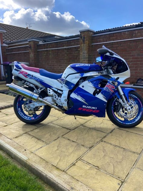 1993 Suzuki GSXR 1100 - Barn Find Motorcycle Ajs Motorcycles, Gsxr 1100, Motorcycle Workshop, Customized Cars, Bay Of Islands, Suzuki Gsx, Racing Motorcycles, Suzuki Gsxr, Classic Motorcycles