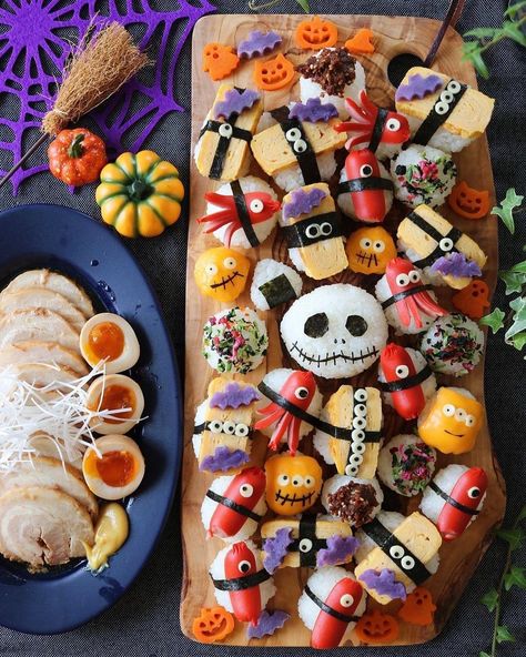 Mitsuwa Marketplace, Sushi Halloween, Halloween Kids Party, Halloween Tea Party, Halloween Breakfast, Healthy Halloween Treats, Sushi Party, Spooky Food, Halloween Party Snacks