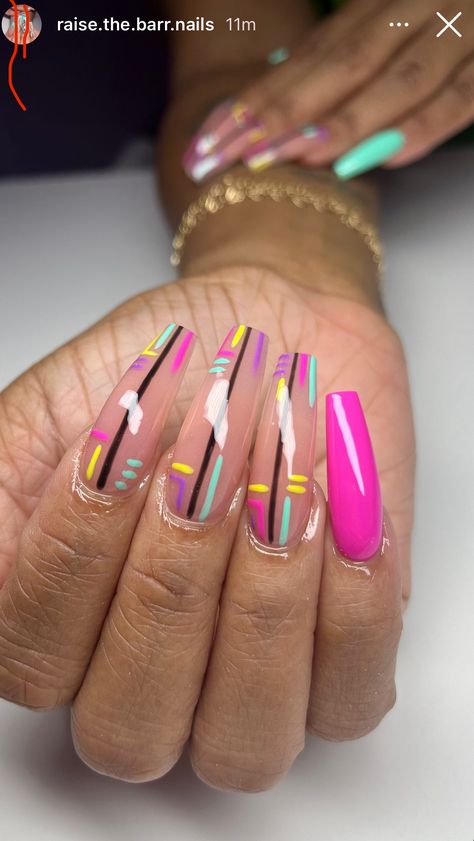 Jamaica Nails Vacations, 90s Nails Trends, Bahamas Nail Ideas, 80’s Nails, Dope Nail Designs Mid Length, Ombre Sns, Vacation Nails Black Women, Jamaica Nails, Crazy Nail Designs