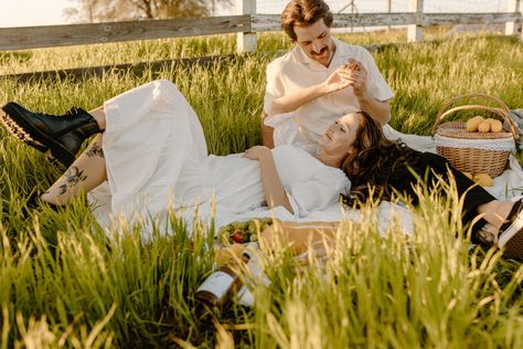 Italian Picnic Engagement - Showit Blog Engagement Photoshoot Ideas Vintage, Italy Engagement Photos, Italian Picnic, Italian Engagement, Couples Picnic, Engagement Vibes, Bohemian Photoshoot, Italy Engagement, Picnic Engagement Photos