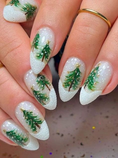 cute Christmas nails: snow and tree Green Christmas Nails, Christmas Tree Nail Art, Pink Flower Nails, Classy Nail Art Ideas, Birthday Nail Designs, Tree Nail Art, Christmas Tree Nails, Festive Nail Art, Tree Nails