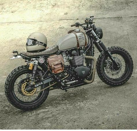 caferacer55@motorlardunyasi - Custom Scrambler 900 . @cyclesgram Suzuki Scrambler, Moto Triumph, Triumph Cafe Racer, Moto Scrambler, Triumph Bikes, Мотоциклы Cafe Racers, Triumph Scrambler, Cafe Bike, Cafe Racing