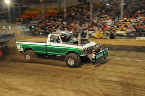 Pulling Trucks, Truck Pulling, 1979 Ford Truck, Truck And Tractor Pull, Pulling Tractors, American Vans, Truck Pulls, Tractor Pulling, Classic Ford Trucks