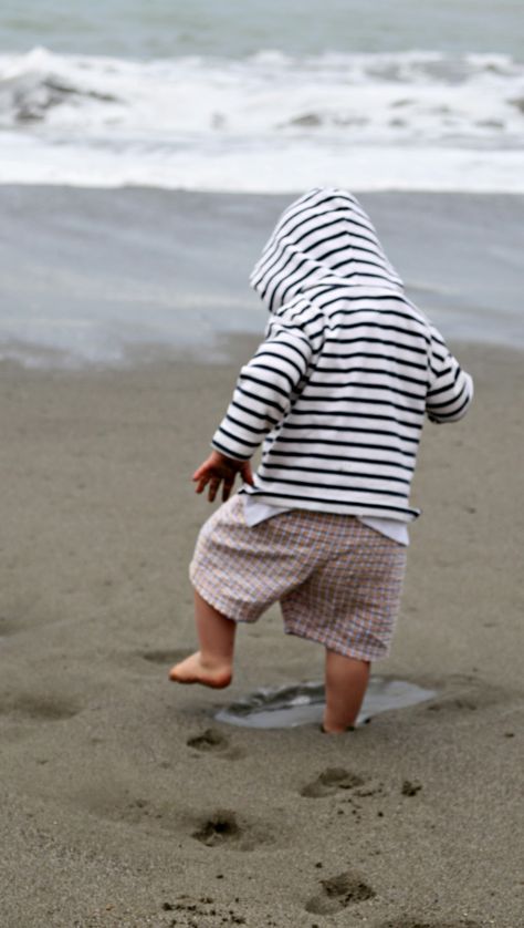 Kids Karate, Footprints In The Sand, Cool Baby, Beach Baby, Karate Kid, Jolie Photo, Perfect World, Baby Outfits, Pics Art