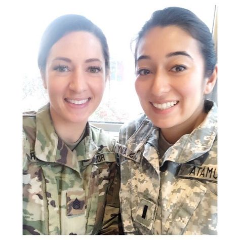 What do you think... She's not my sis tho!!! Military Woman, Female Army Soldier, Jennifer Rose, Amanda Rose, New Photo Download, Army Soldier, Couples Hoodies, Photo Download, American Flag