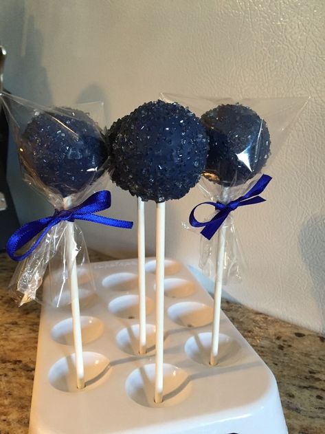 Baby boy baby shower, dark blue candy melts with white sugar sprinkles Dark Blue Baby Shower Ideas, Dark Blue Cupcakes, Navy Blue Baby Shower Ideas Boys, Dark Blue Birthday Cake, Easter Strawberry, Blue Baby Shower Decorations, Blue Cake Pops, Baby Shower Desserts Boy, Husbands Birthday