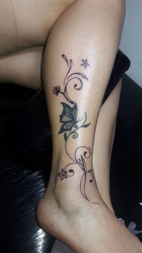 Pretty Leg Tattoos, Women Calf Tattoo Ideas, Inside Ankle Tattoos, Calf Tattoos For Women, Floral Back Tattoos, Lower Leg Tattoos, Cross Tattoos For Women, Ankle Tattoos For Women, Clever Tattoos