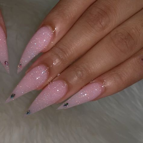 Pink Stiletto Nails, Acrylic Nails Stiletto, Stilleto Nails Designs, Edgy Nails, Stiletto Nails Designs, Exotic Nails, Instagram Tutorial, Bling Acrylic Nails, Pink Acrylic Nails