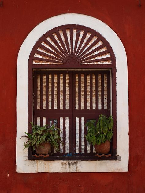 Goan Windows, Drawing Room Window, Room Window Design, Round Window Design, Goan Architecture Elements, Goa Inspiration, Goan Architecture, Room Window Ideas, Traditional Goan House