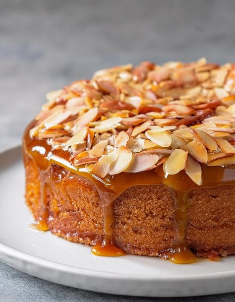 Caramel Almond Cake | Page 2 of 2 Chocolate Almond Cake, Almond Desserts, Almond Cake Recipe, Pumpkin Coffee Cakes, Chilled Desserts, Hazelnut Cake, Cake Layers, Almond Cake, Chocolate Almond