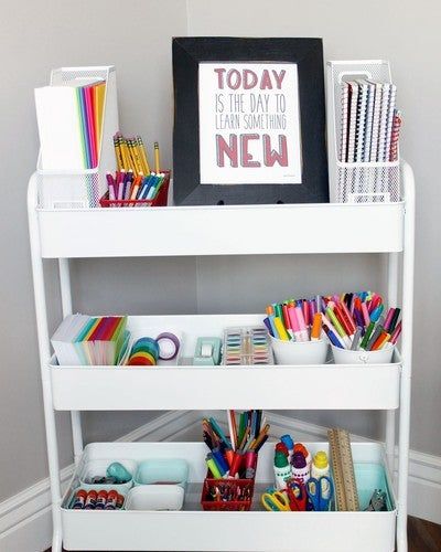 Just in time for Back to School, this Hudson cart from @Michaelsstores makes the perfect homework and coloring station for our home. #ad When I saw this cart, I thought of at least 100 different ways I could use it. But with school approaching, I decided to create a location for all the supplies we use. From pencils to rulers, paper, and glue, my kids will be able to snag whatever they need with this organized cart. How would you style your cart? #MakeItWithMichaels Homework Station Diy, School Desk Organization, Coloring Station, Kids Homework Station, Homeschool Room Design, Homeschool Room Organization, Homework Room, Homework Station, Kids Homework