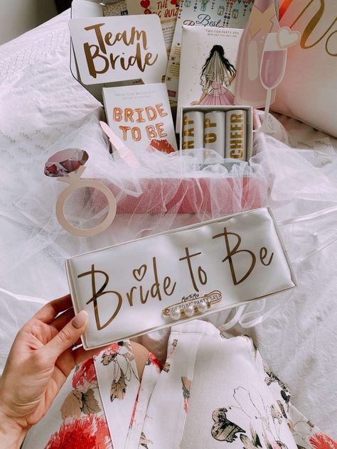 Bride To Be Box, Bride Box Gift, Bridal Gift Box, Disco Party Decorations, Bridal Boxes, Wedding Schedule, Miss To Mrs, Wedding Planning Tools, Bachelorette Decorations