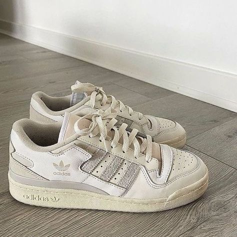 Patrick Feely, 80s Sneakers, Neutral Color Shoes, Everyday Sneakers, Trendy Shoes Sneakers, Dr Shoes, Pretty Shoes Sneakers, Shoe Wishlist, Fresh Shoes