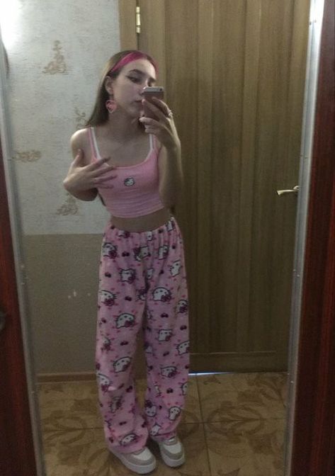 Pink Hello Kitty Pajama Pants, Hello Kitty Outfit Ideas, Y2k Pjs, Sanrio Outfits, Pajamas Aesthetic, Pijamas Women, Kitty Clothes, Hello Kitty Clothes, Cute Pjs